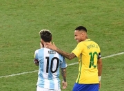 C罗巅峰对决，字母哥与80激战湖人分钟，高光表现胜负难料！的简单介绍