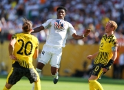  足球夜战：剑门飞鹰队翻盘江畔犀牛队，临门一脚致胜门前嗅觉决定胜负